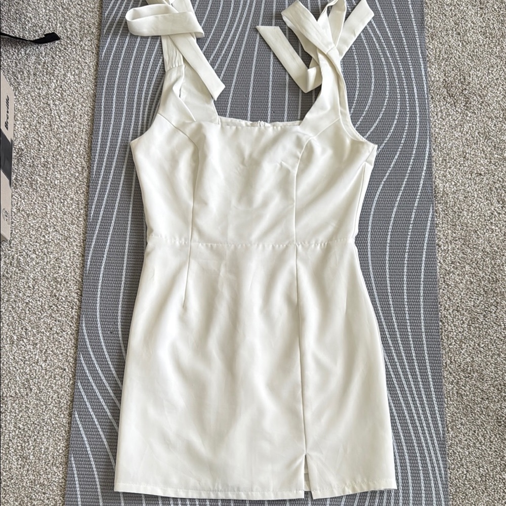 White Sleeveless Dress